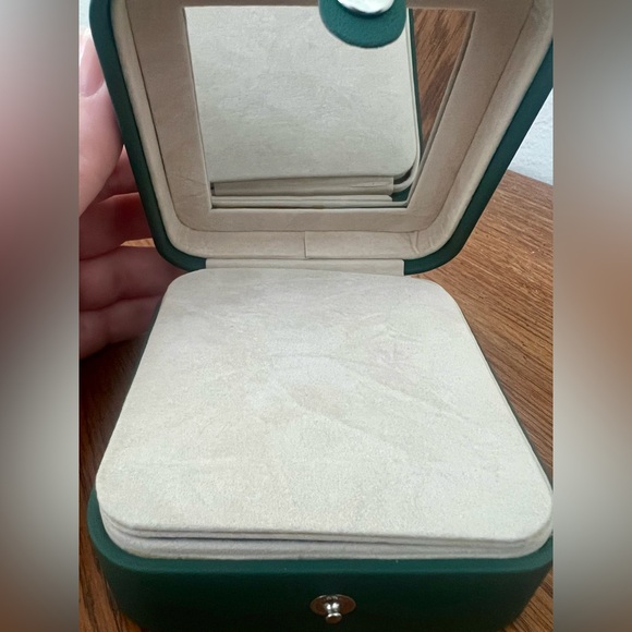 Green Jewelry Box - Picture 5 of 5